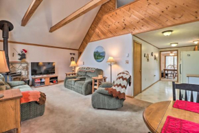 Spacious Pocono Lake Cabin with Community Amenities! Pocono Pines